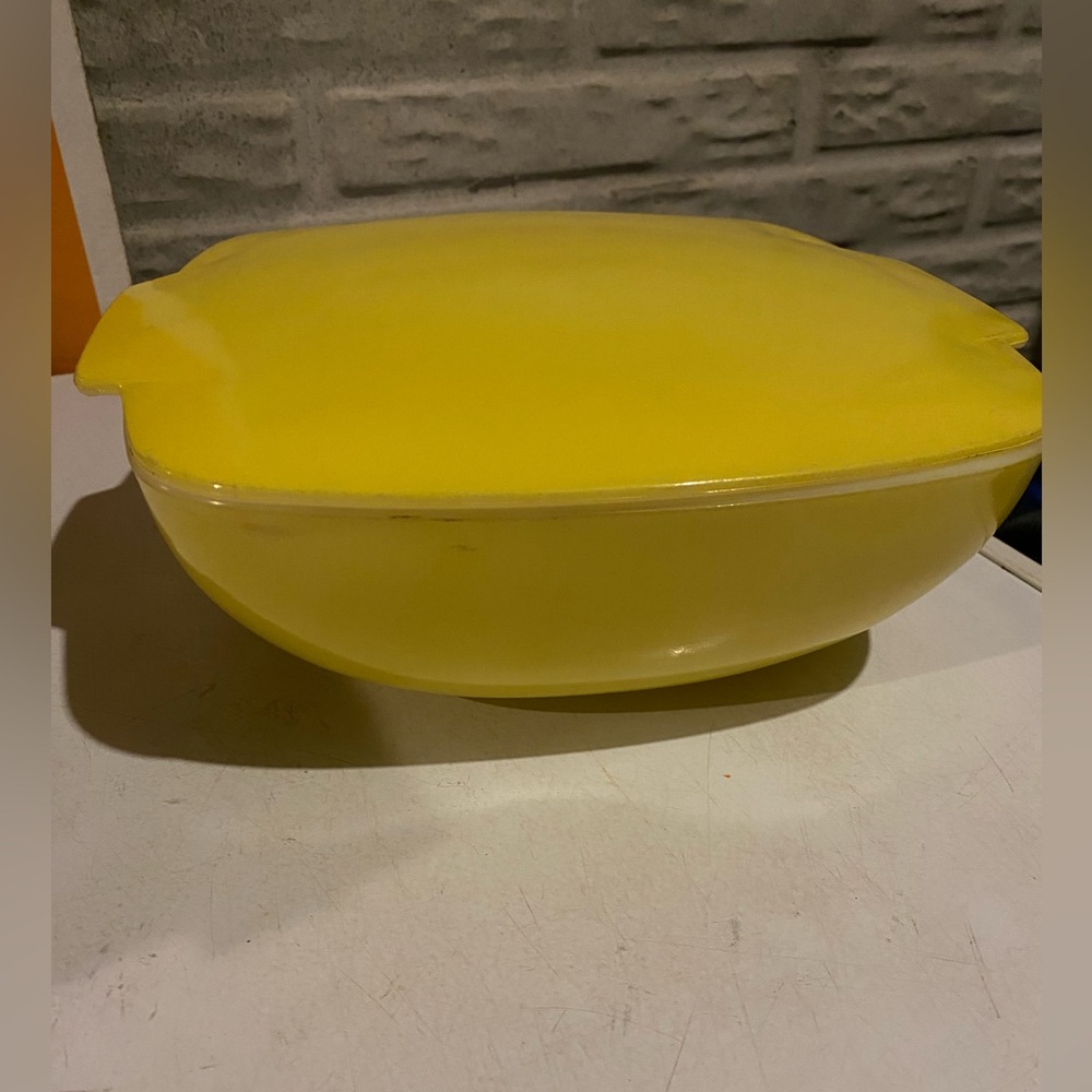 Vintage Pyrex Yellow Kitchen Food Storage Dish